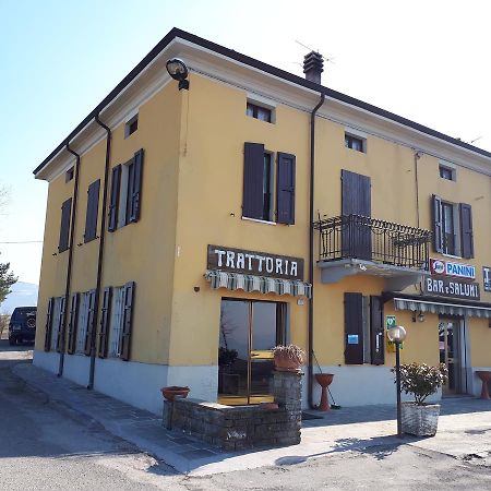 Trattoria Cattani Hotel Medesano Esterno foto